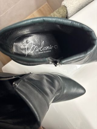 Botines de piel negros con tacón