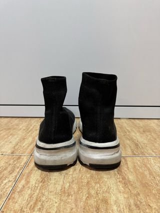 Zapatillas tipo calcetín Zara