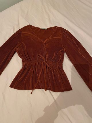 Blusa marrón con cordón