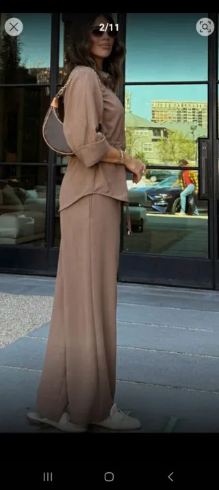 Pantalones rojos de vestir , vestidos , botas