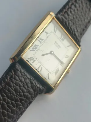 Reloj Seiko Cuarzo Rectangular Dorado