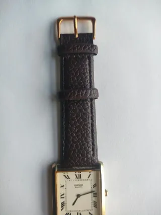 Reloj Seiko Cuarzo Rectangular Dorado