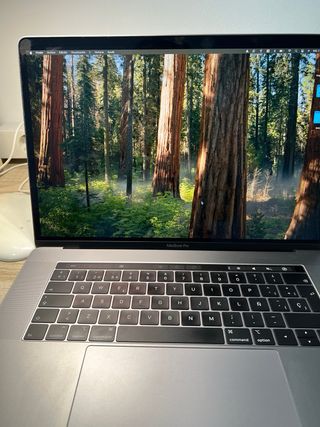 MacBook Pro 15 2018 i7 6 núcleos 16GB 256GB