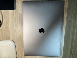 MacBook Pro 15 2018 i7 6 núcleos 16GB 256GB