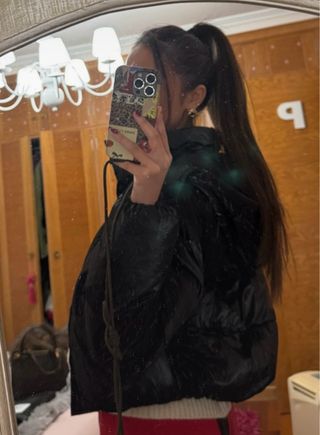 Chubasquero charol negro abombado