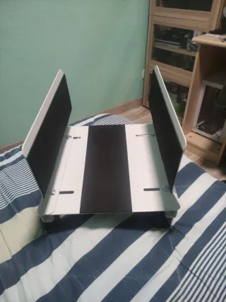 Soporte con ruedas para torre PC