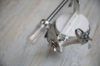 Sbuccia mele manuale con ventosa