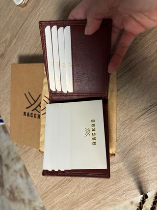 Cartera de cuero marrón