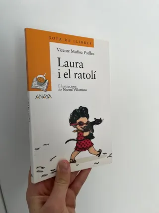 Laura i el ratolí (Cuentos, Mitos Y Libros-rega...