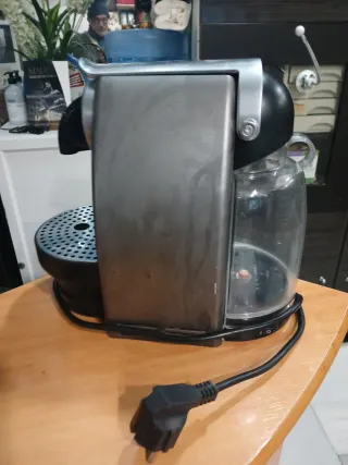 Cafetera Krups Nespresso Negra