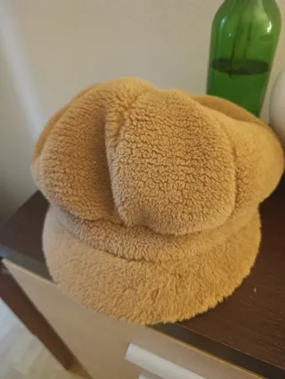 Gorro de pelo marrón