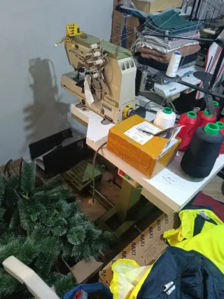 Máquina de coser recubridora con dos agujas Rimol