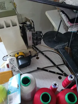 Máquina de coser  recubridora con dos agujas Rimol
