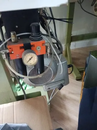 Máquina de coser  recubridora con dos agujas Rimol