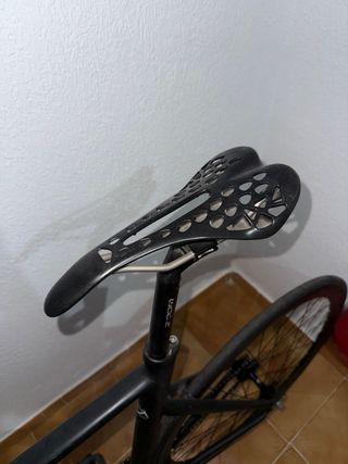 Bicicleta Aventon Mataro Piñón Fijo Negra