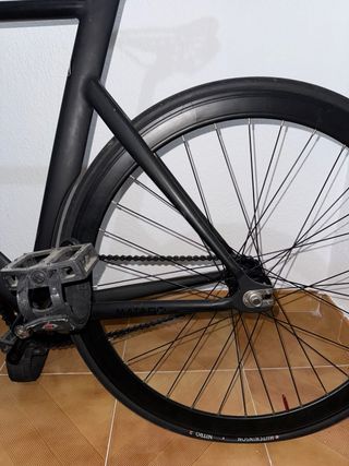 Bicicleta Aventon Mataro Piñón Fijo Negra
