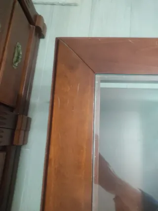 Mesa de centro madera y cristal.