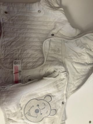 Se regala babero con Chaqueta bebé Winnie the Pooh