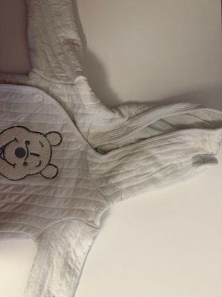 Se regala babero con Chaqueta bebé Winnie the Pooh
