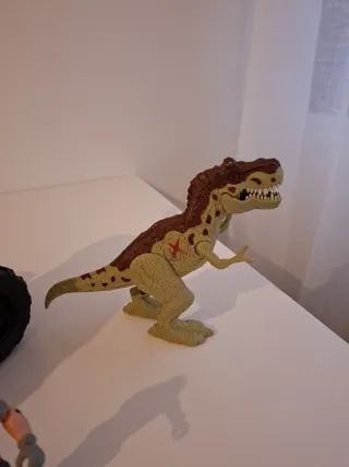 Juego Jurassic World Camión y Dinosaurios