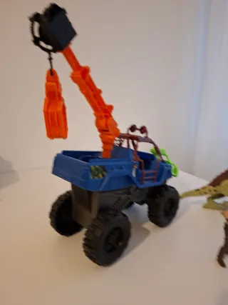 Juego Jurassic World Camión y Dinosaurios