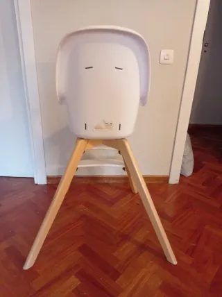 Trona infantil madera y gris