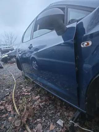 Puerta Delantera Derecha Seat Ibiza 6J Azul