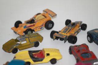 Lote 9 antiguas miniaturas de coches