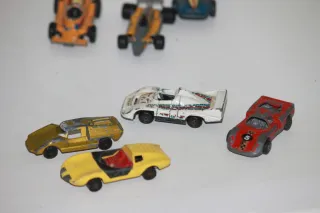 Lote 9 antiguas miniaturas de coches