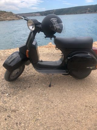 Vespa Iris PX 200E Negra