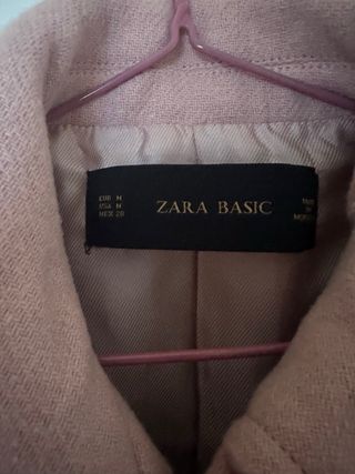 Abrigo corto rosa Zara