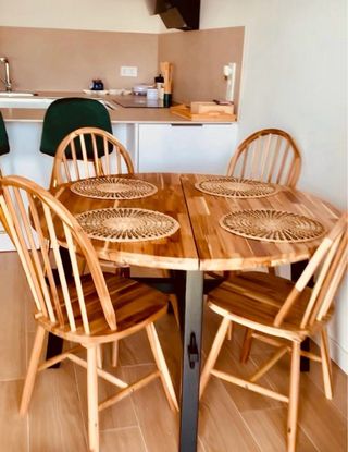 Mesa redonda madera y 4 sillas