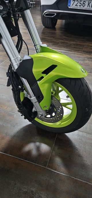 Moto Benelli TNT 125