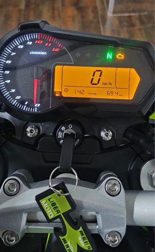 Moto Benelli TNT 125