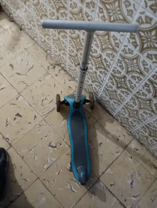 Patinete infantil con luces