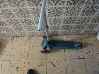 Patinete infantil con luces