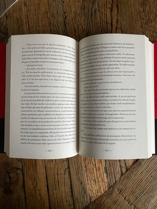 Reina Roja / Red Queen (LA TRILOGÍA REINA ROJA)...