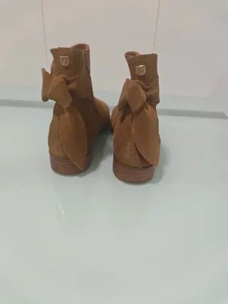 Botín plano beige/marrón