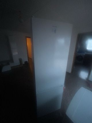 Nevera con congelador como nueva