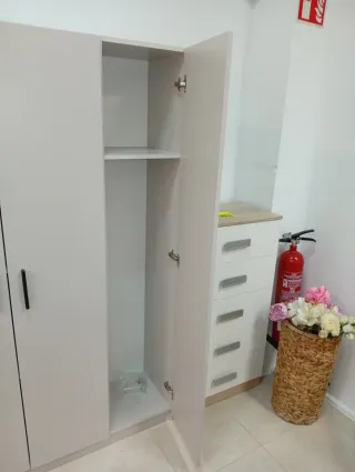 Armario de madera 3 puertas Información742018324