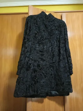 Abrigo Astracán Negro de peletería