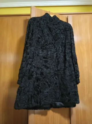 Abrigo Astracán Negro de peletería