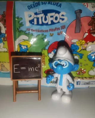 PITUFO CIENTIFICO CON SU PIZARRA 2013