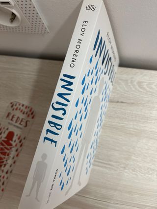 Libro “invisible” de Eloy moreno en español