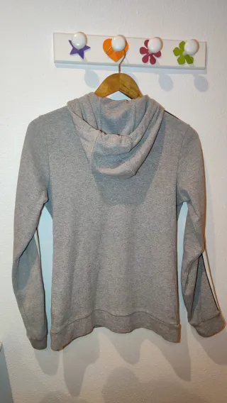 Chaqueta Adidas gris con capucha