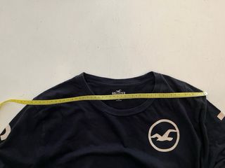 Hollister XL Black Sweatshirt - Authentic Brand