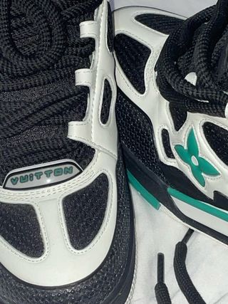 Louis Vuitton Skate Talla 42