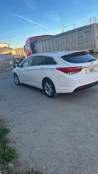 Hyundai i40 136cv