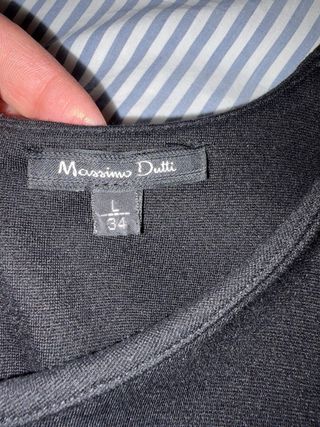 Vestido negro Massimo Dutti con tachuelas