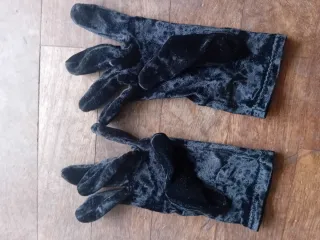 Guanti neri in velluto